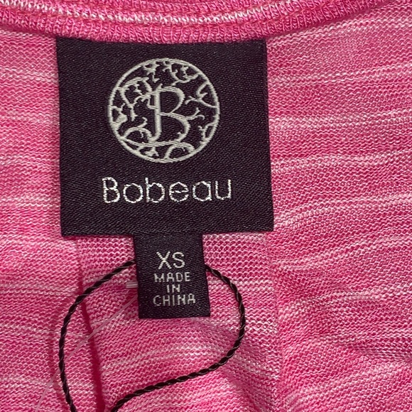 Bobeau Stripe Pleat Back V-Neck T-Shirt - Picture 4 of 5